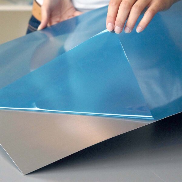 Selbstklebende Oberflächenschutzfolie blau ASF 01-45B (45 µm)Schutzfolie, 1000 mm x 100 m, 50 my, für Glas, Metall und Kunststoffoberflächen
